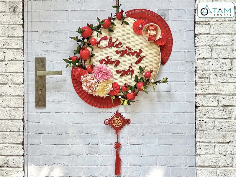 Vòng treo cửa Tết mẹt tre Chúc Mừng Năm Mới cành lựu quạt Đỏ [Vòng nhẹ] N50cm VTC-T-46